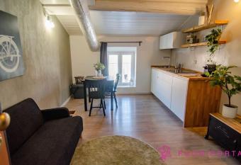 Corte 4 con parcheggio gratuito SUAP n. 830/2023 allows 18 year olds to book a room