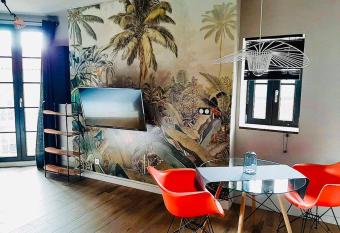 Appart cosy    deux pas de la Comedie has Balcony rooms