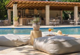 Petrino Suites Hotel has Balcony rooms