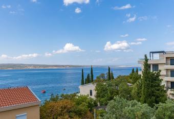 Apartment Forever has Balcony rooms