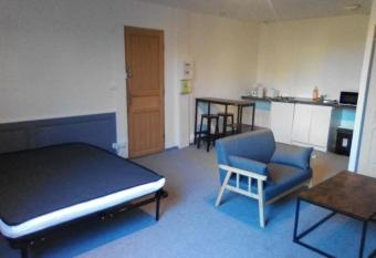 Appartement tout   quip   hypercentre Limoges allows 18 year olds to book a room