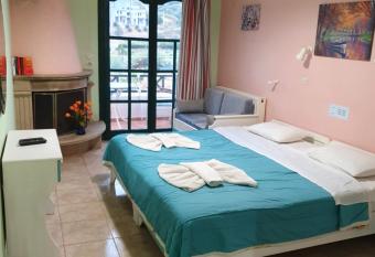 Dioskouroi Apts has Balcony rooms