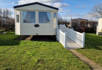 Disability Van - Northfield 42 has Balcony rooms