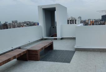 1989 Sq-Ft Fully furnished apartment for rent in Gulshan-1 has rooms with a private hot tub