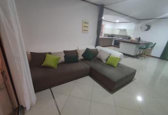 Villa Windslay has Balcony rooms