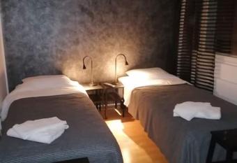 Tyylik  s studio Helsingin syd  mess   allows 18 year olds to book a room