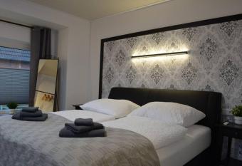 Ferienhaus Kiebitzn  st in Emden has Balcony rooms