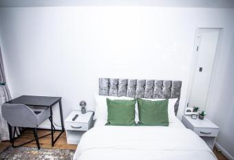 la vida in casa has Balcony rooms