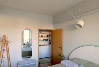 Homely apartment in the heart of the city. allows 18 year olds to book a room