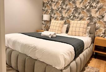 Mvilo Luxury Apartment (Ellipse 1003) allows 18 year olds to book a room