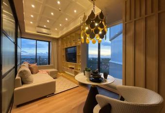 Attakai 1 Bedroom Apartment by Kinasih Suites has Balcony rooms