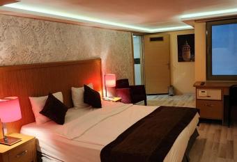 GalataportWawhotel has Smoking rooms