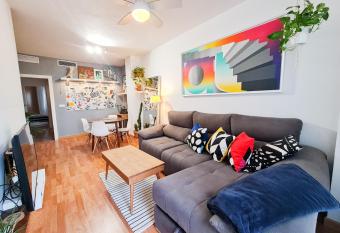 Lujosa casa cerca del centro y de la monta  a allows 18 year olds to book a room