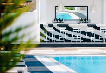 Villa Markezinis has Balcony rooms