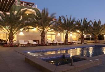 Golden rays chalet allows 18 year olds to book a room