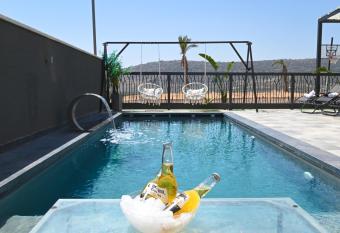                 -                                                    15                   - 3Bdrm Apartment with private heated pool allows 18 year olds to book a room