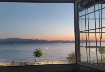 Dimitra s has Balcony rooms