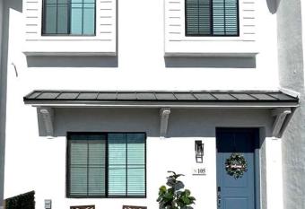 New! Townhome Hideaway w/ Popcorn Machine Sleeps 6 allows 18 year olds to book a room