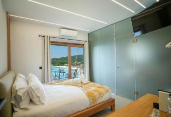 Omnia Deluxe Rooms allows 18 year olds to book a room