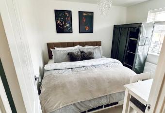 The Akinl   Abode allows 18 year olds to book a room