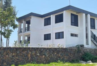 Teddy Bear Manor has Balcony rooms