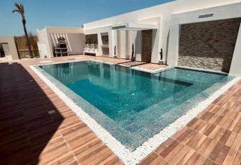 Luxurious Villa Djerba, 5mn from beach has Balcony rooms