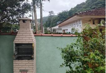 Casa bem localizada allows 18 year olds to book a room