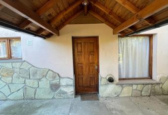 Km 8 cruze catedral has Balcony rooms