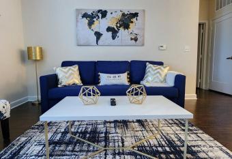 Cozy 1B Apt near Town Center, restaurants and more allows 18 year olds to book a room