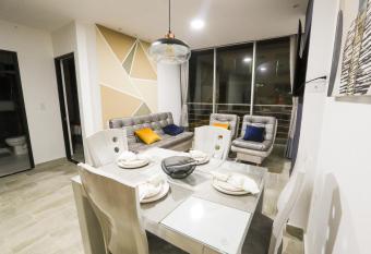 Nuevo apartamento moderno y central has Balcony rooms