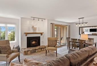 Easy Walk to Gondola-Elegant-Sunny-Updated Condo has rooms with a private hot tub