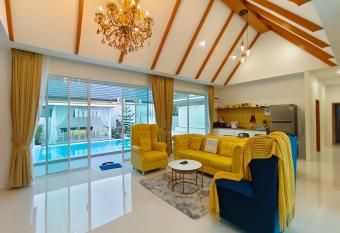 Busarakham Pool Villa Khanom                                                      has Balcony rooms