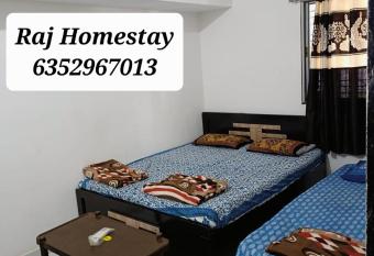 Raj Homestay has Balcony rooms