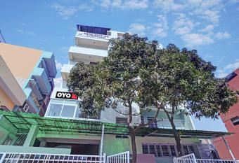 OYO Flagship 80856 Hotel Sneh Inn Rms Colony allows 18 year olds to book a room