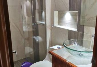 Niquia, Medell  n Norte, piso 10 allows 18 year olds to book a room