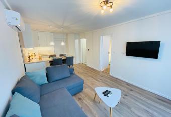 Kazinczy Deluxe Apartment has Balcony rooms