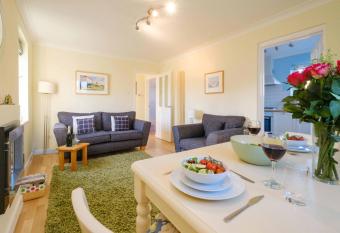 The Quarter Deck allows 18 year olds to book a room