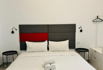 Casa Domenico 3 allows 18 year olds to book a room