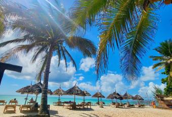 Mambo Ocean Resort has Balcony rooms