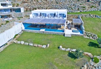 Unique Myconian Villa 6 Bedrooms Super Paradis Villa Unbelievable Sea Mountain Views Elia Beach has Balcony rooms