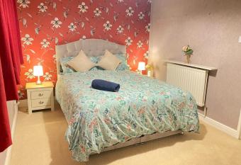 Your Pleasant and Cozy Homestay allows 18 year olds to book a room