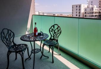 Aquarium Residence 2 allows 18 year olds to book a room