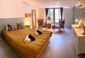 Pitibi Gite has Balcony rooms