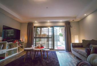 Villa Karrain- Modern Studio has Balcony rooms