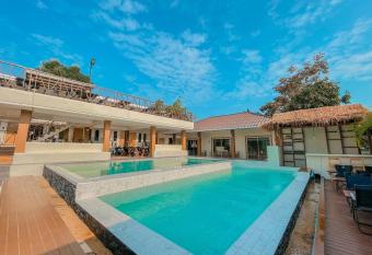 Sun and Sea KohLarn has Balcony rooms