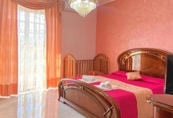 Casa Etna Marty allows 18 year olds to book a room