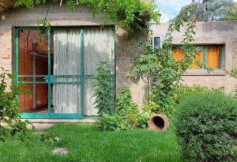 apartamento interno allows 18 year olds to book a room