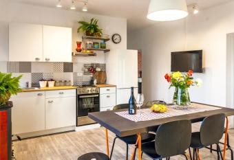 Angelina s garden place, max 6 persons, near Pula has Balcony rooms