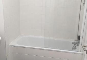 Chambre dans Appartement    5 min du Stade rennais has Balcony rooms