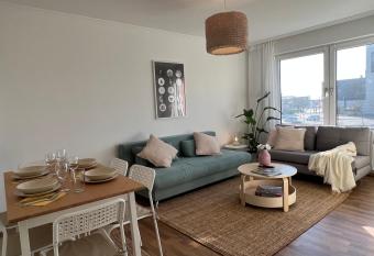 Luxuri  se, zentrale Apartments im Herzen vom Bremerhaven has Balcony rooms